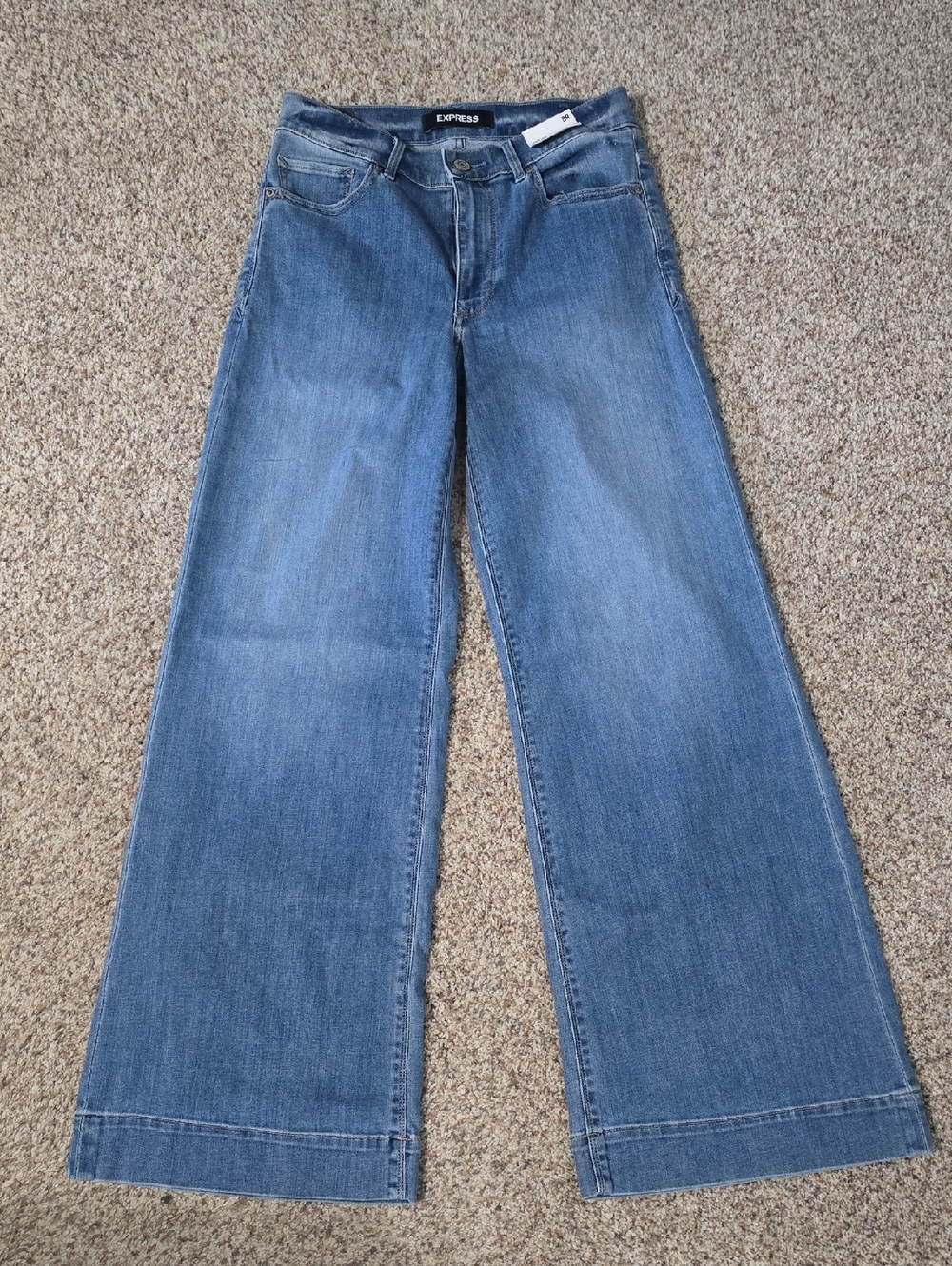 Express Wide-Leg Jeans in Medium Blue Wash